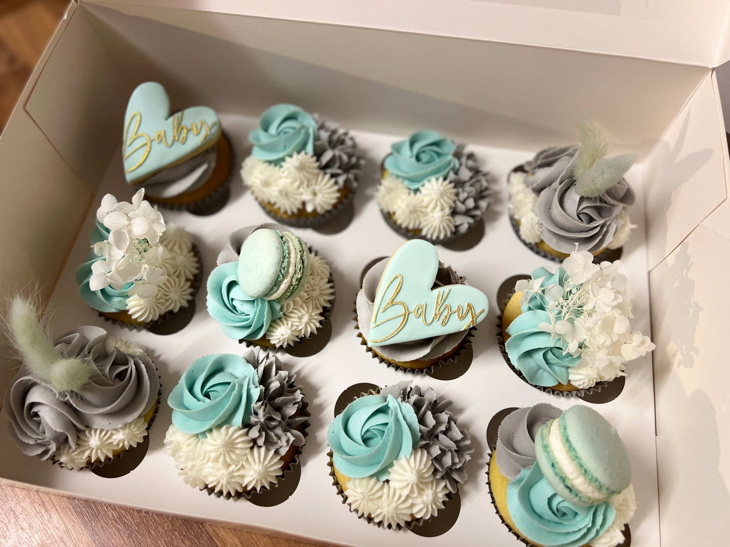 Boho baby shower hot sale cupcakes