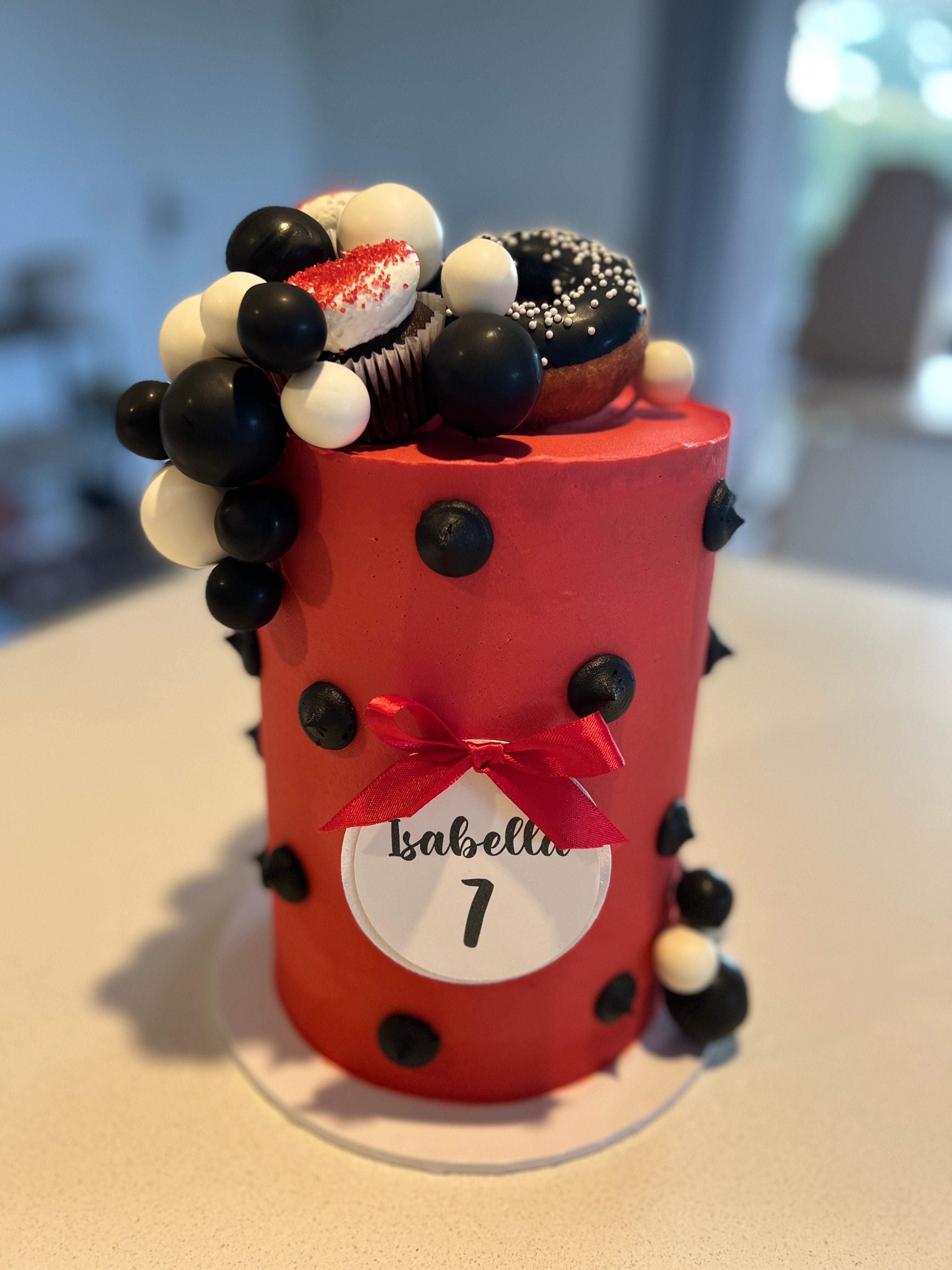 Miraculous Ladybug birthday cake 🐞 - Decorated Cake by My - CakesDecor